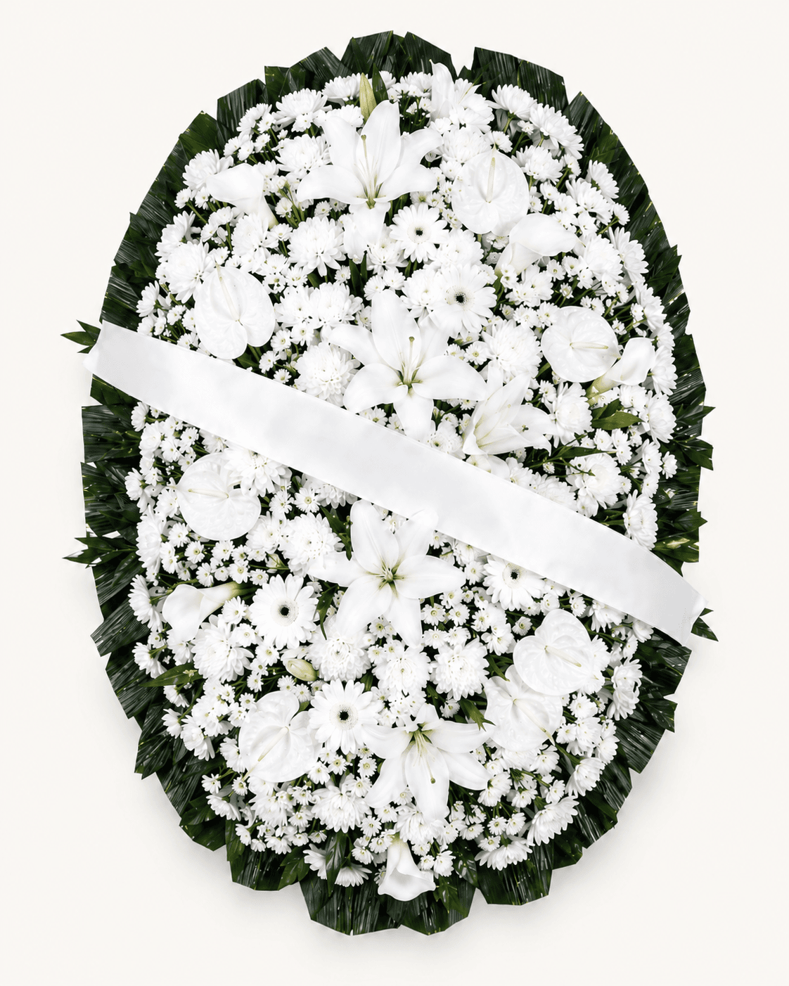 Coroa de Flores Grande Toda Branca de Lírios, Antúrios e Gérberas, tamanho Grande
